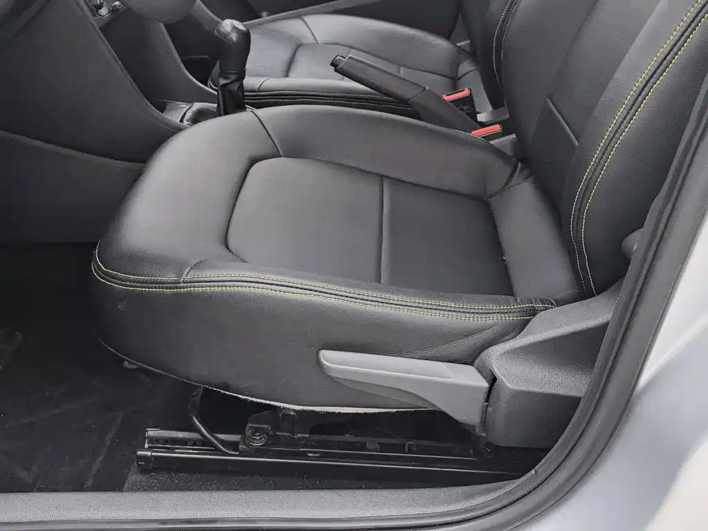 Volkswagen Jetta — миниатюра 20