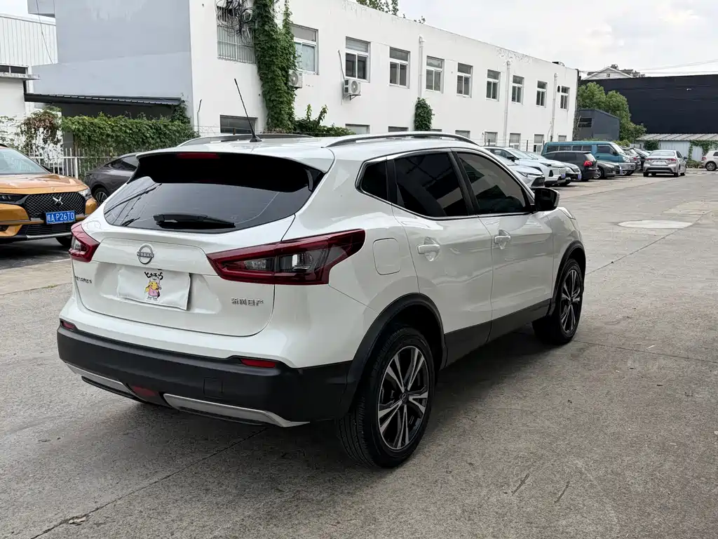 Nissan Qashqai — миниатюра 14