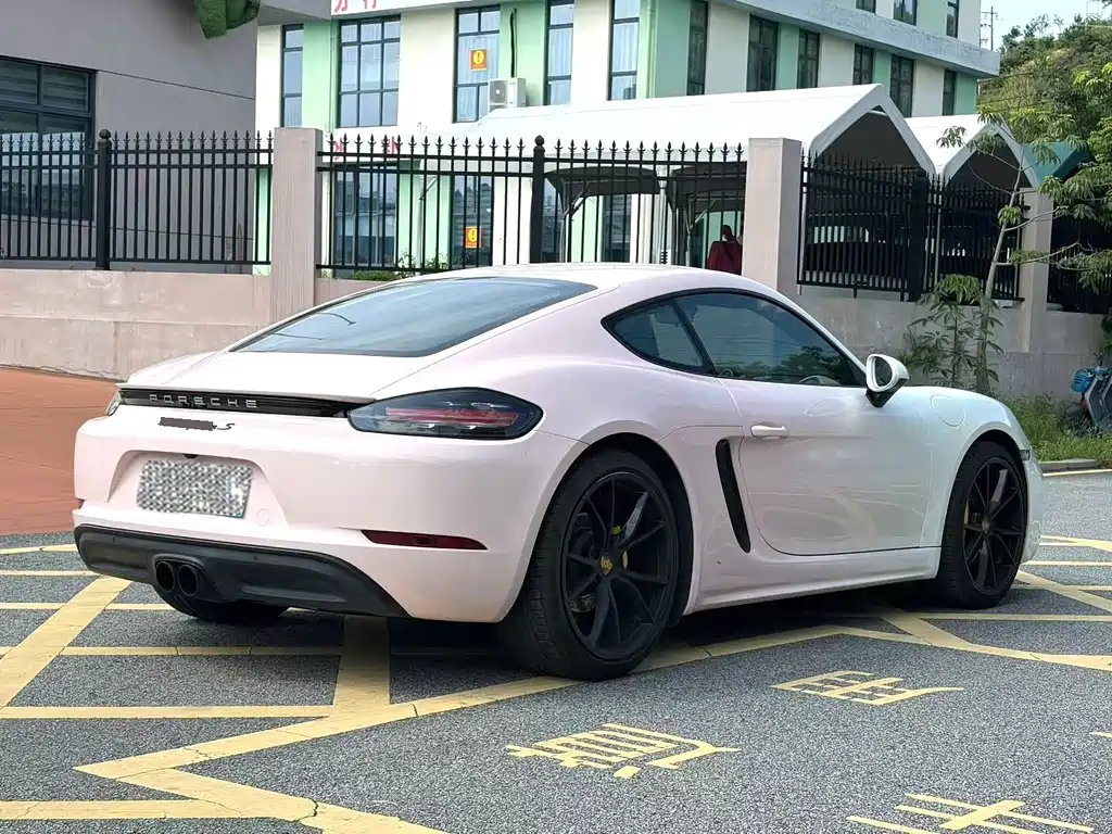 Porsche 718 2018 Cayman 2.0T