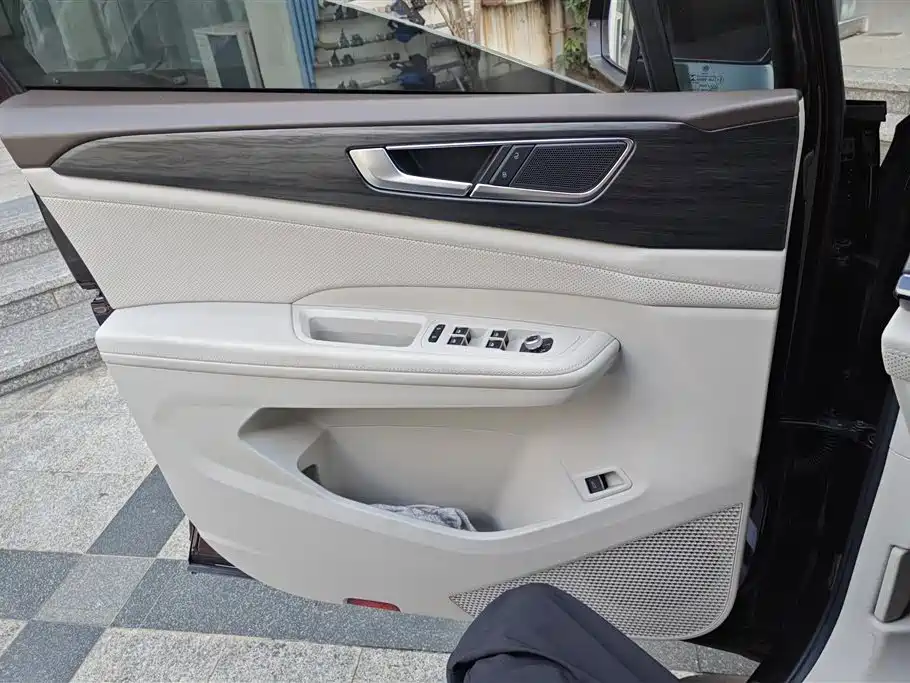 Volkswagen Viloran 2022 380TSI