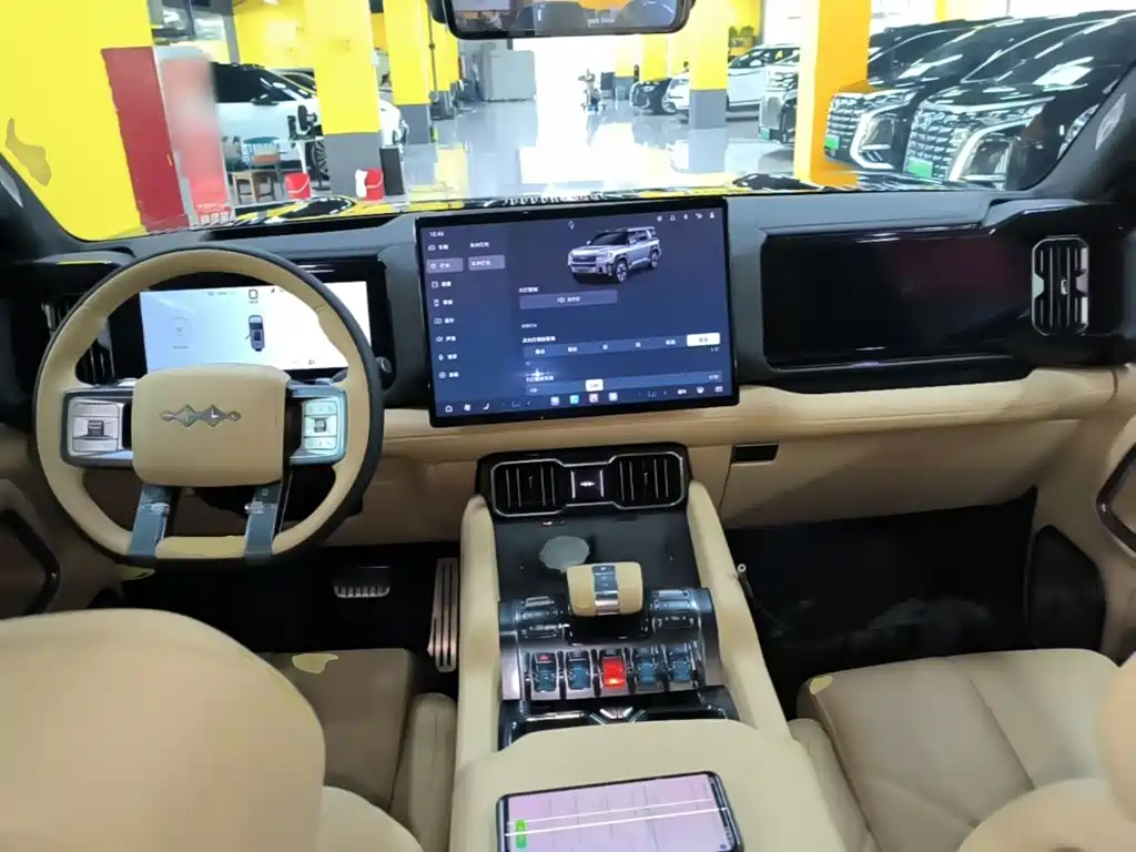 Fangchengbao Leopard 8 8 2025 Flagship 7 мест