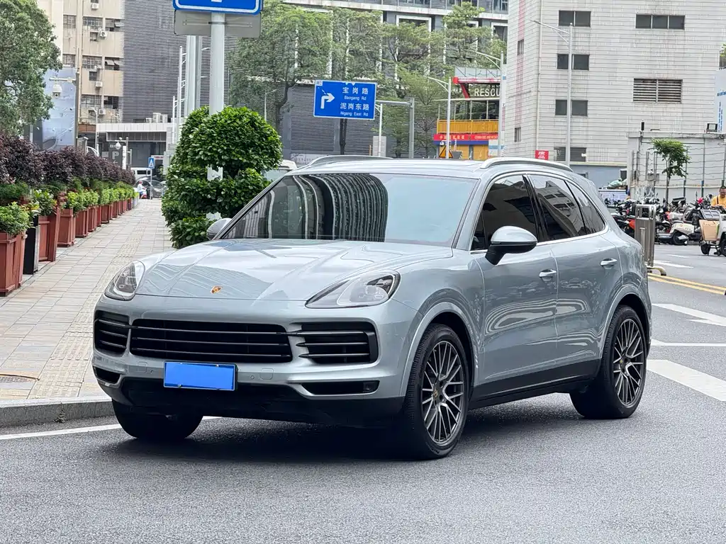 Porsche Cayenne 2022