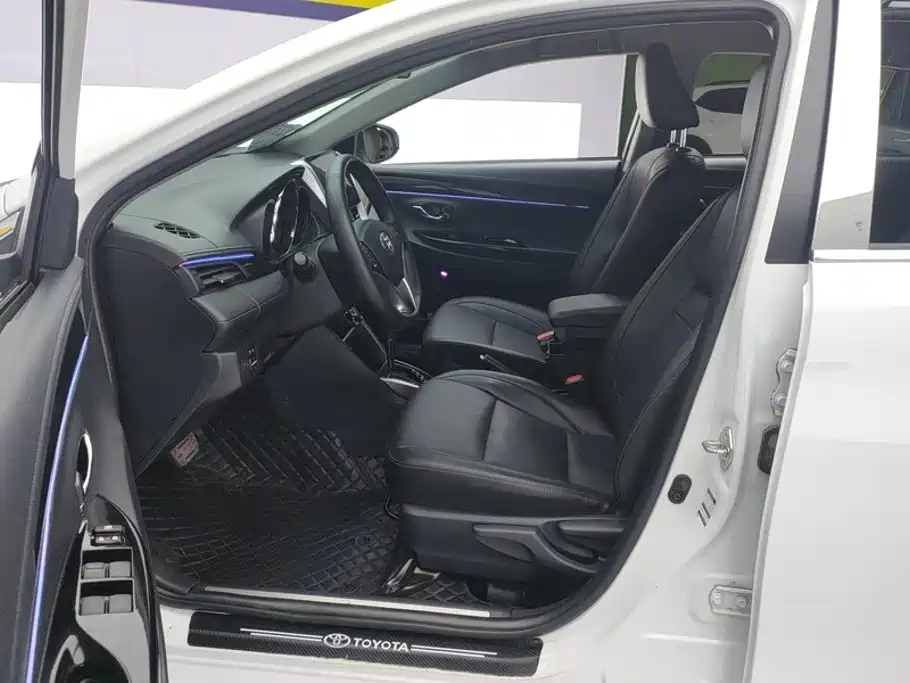 Toyota Yaris L — миниатюра 9