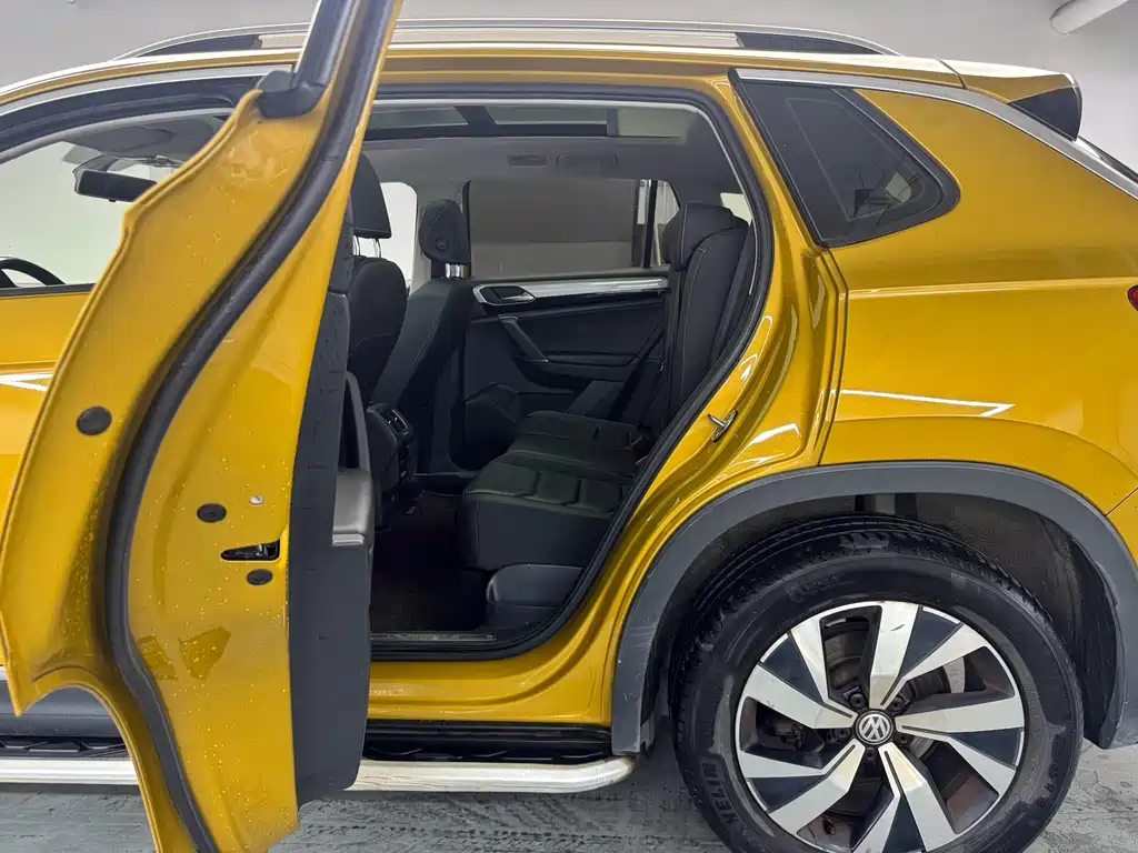 Volkswagen Tayron 2019 330TSI Luxury VI