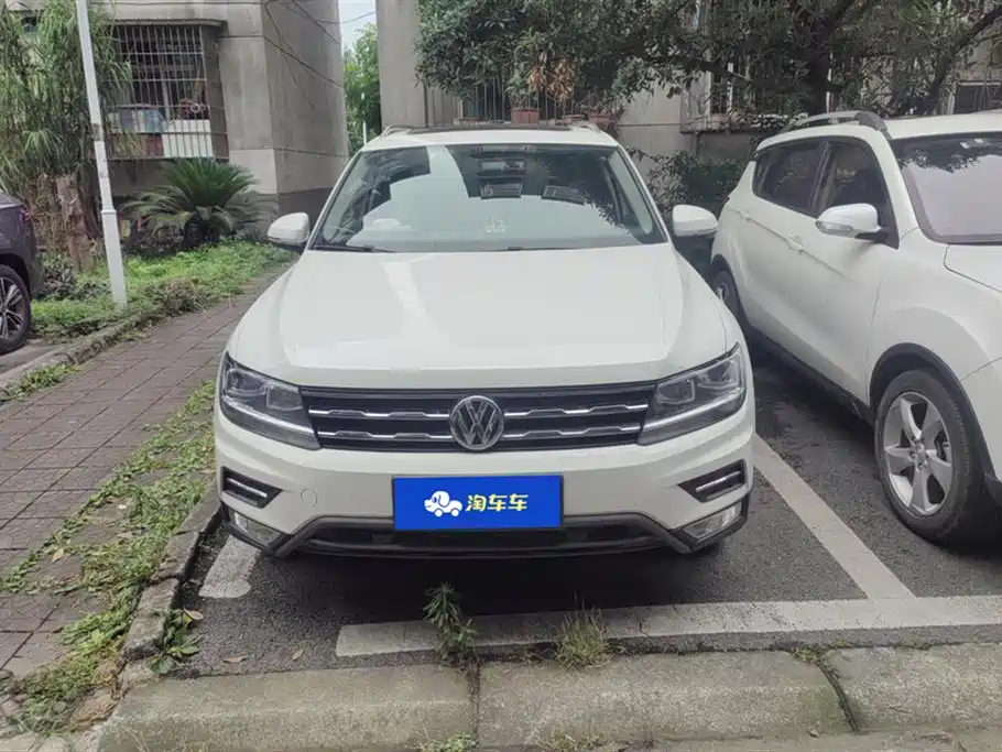 Volkswagen Tiguan L L 2019 330TSI AT Luxury V