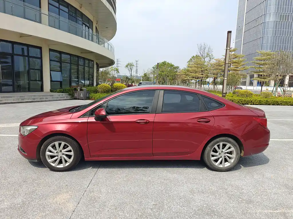 Buick Verano Sedan 15S Auto Progressive Type, фото 4