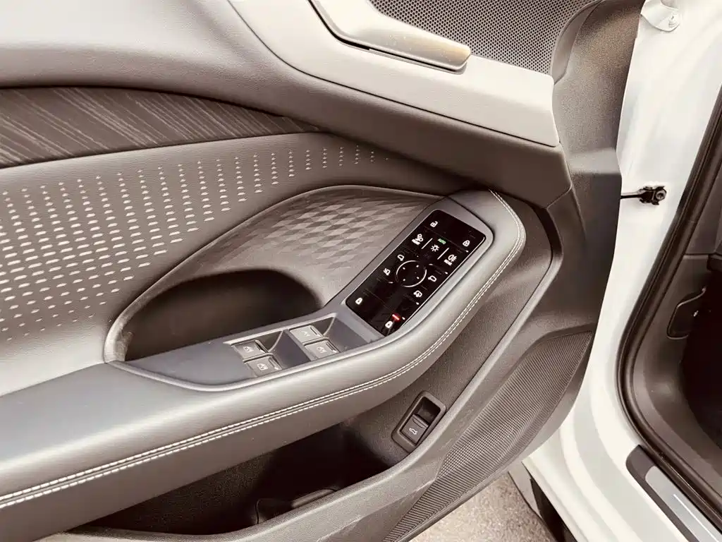 Audi A5L — миниатюра 12