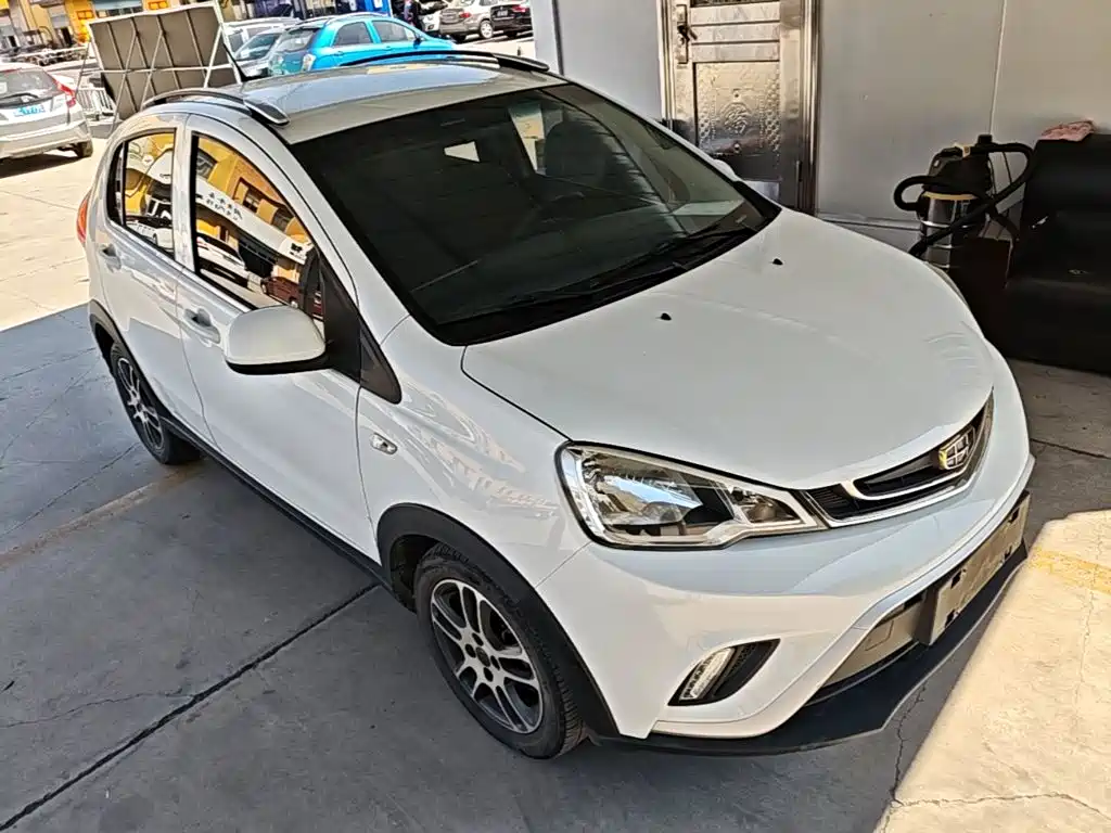 Geely Vision X1 — миниатюра 4