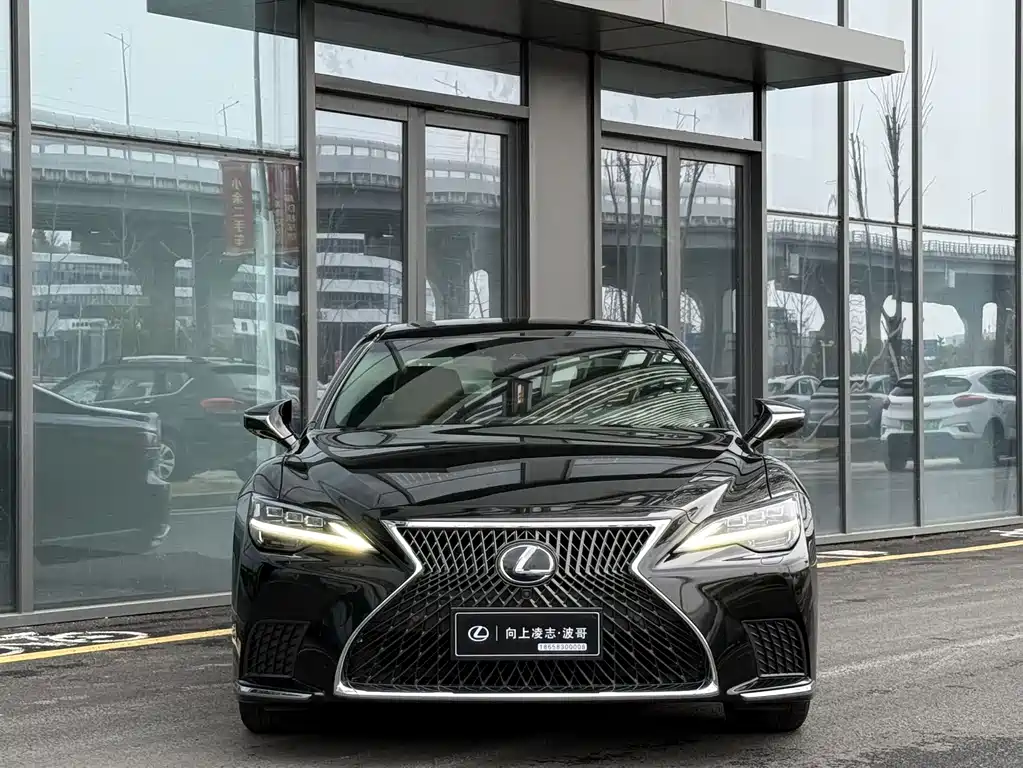 LEXUS LS