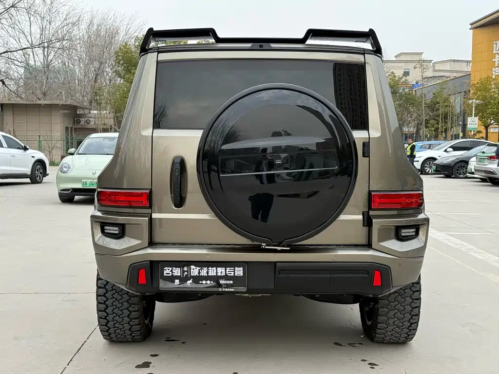 TANK TANK 700 NEW ENERGY