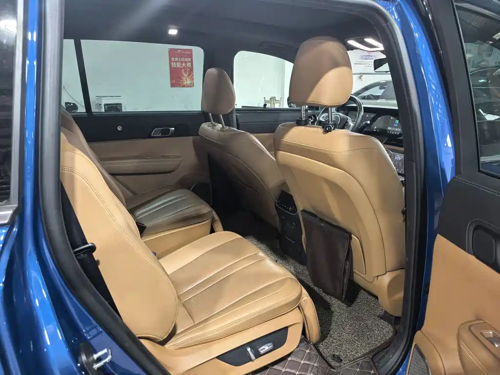 Li Auto ONE 2020 6 мест