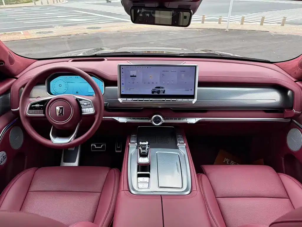 TANK TANK 700 NEW ENERGY