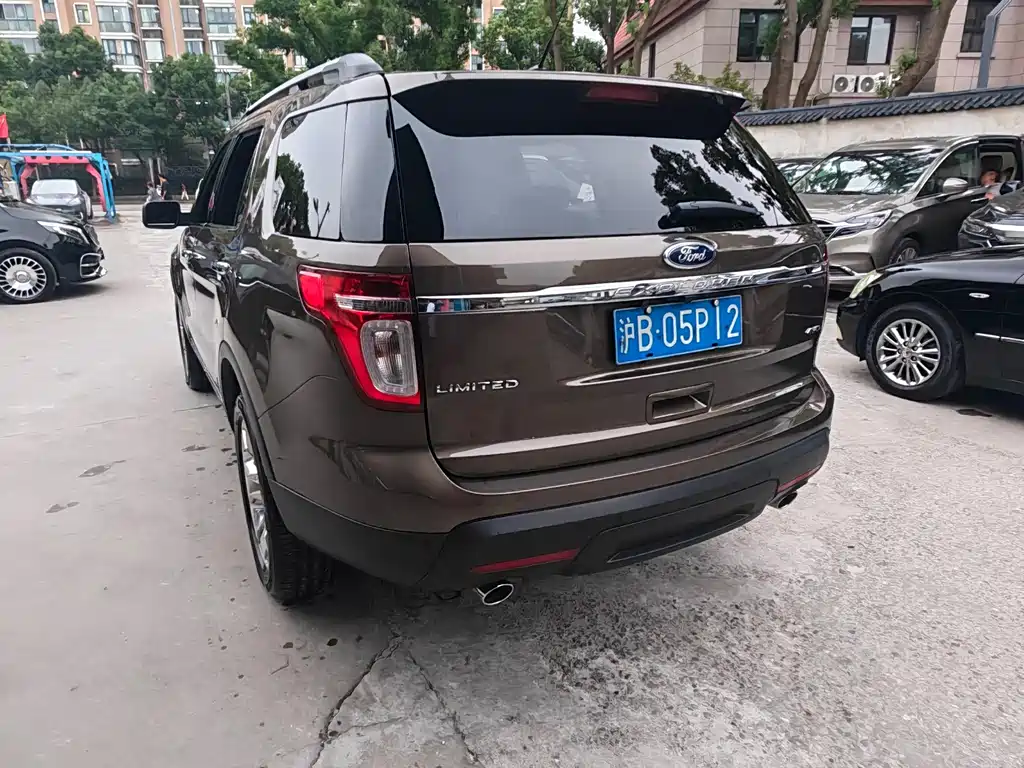 Ford Explorer (Import) — миниатюра 4
