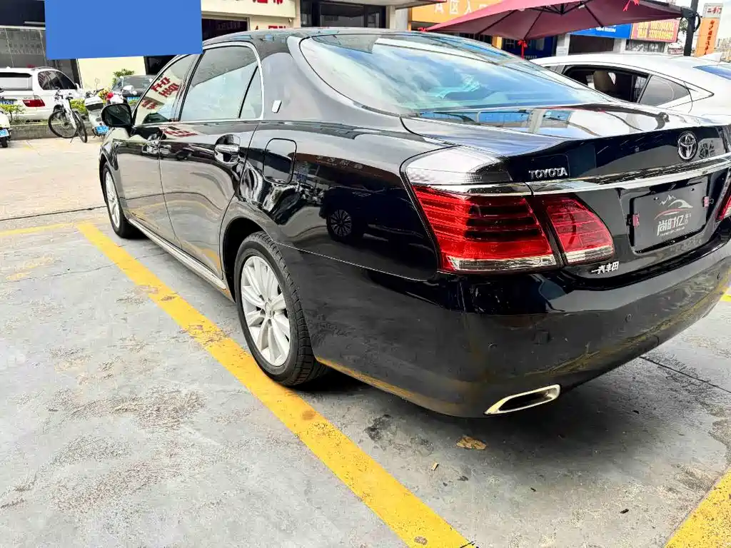 Toyota Crown 2012 2.5L Royal
