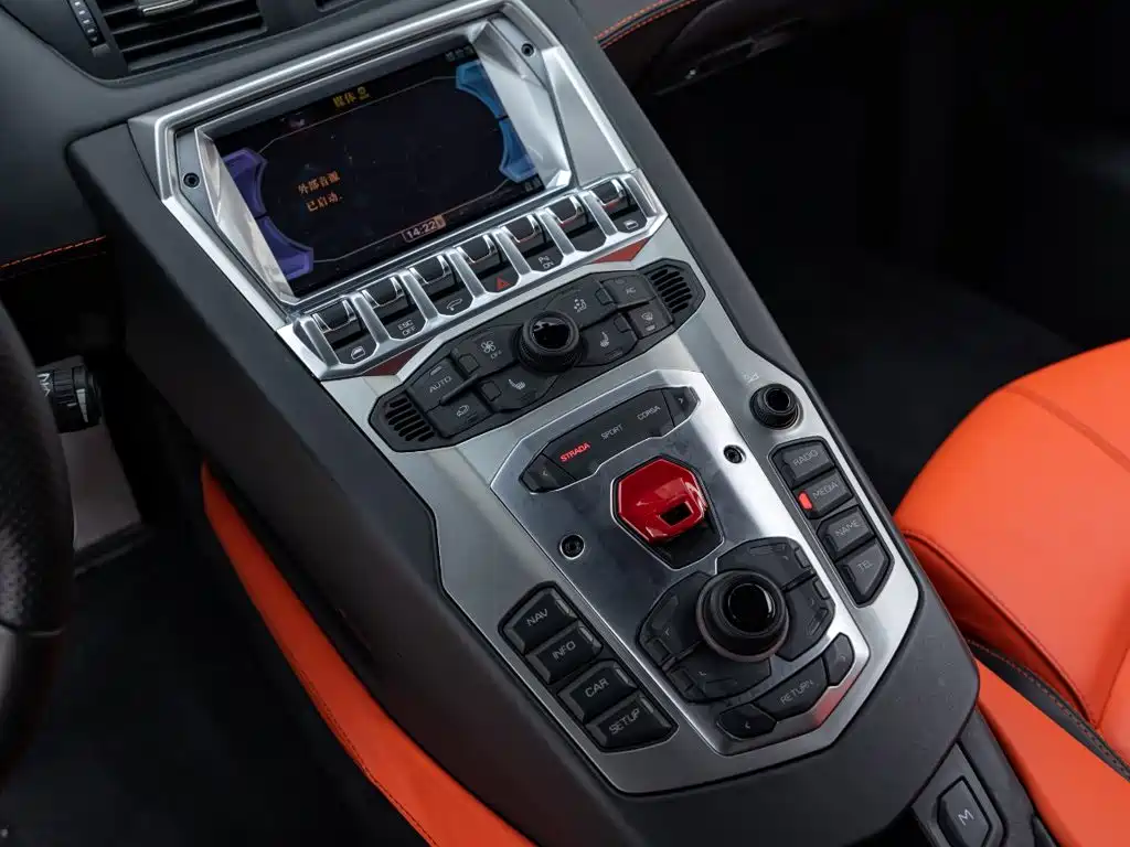 Lamborghini Aventador — миниатюра 14