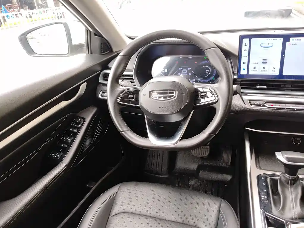 Geely Emgrand — миниатюра 10