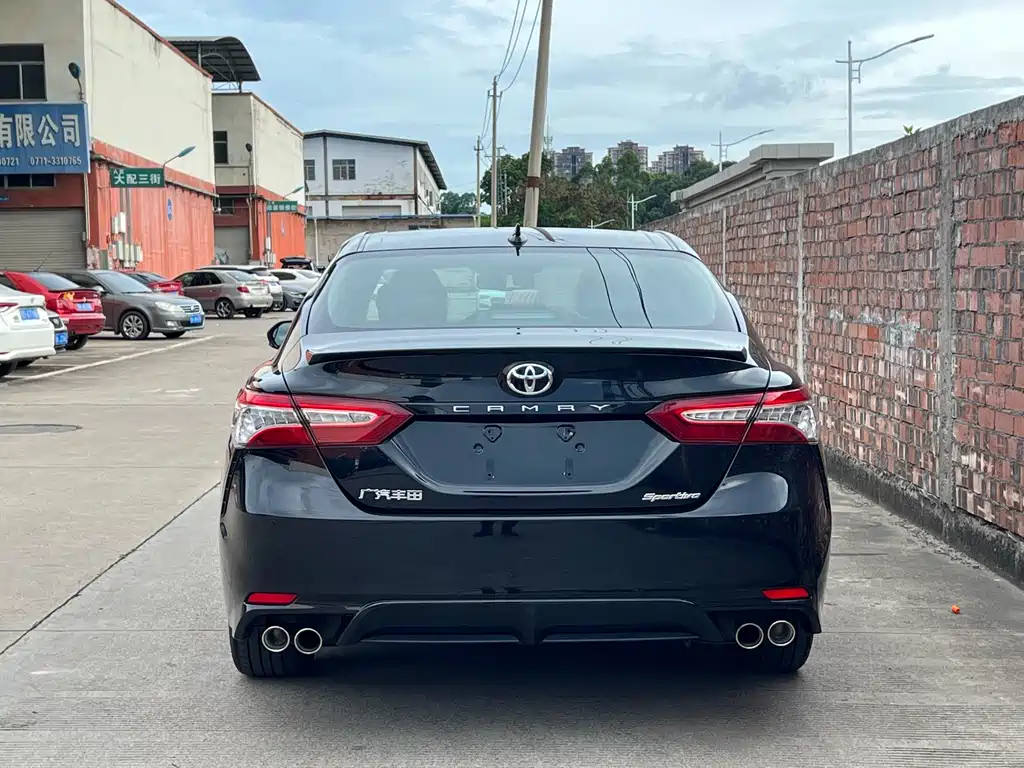 TOYOTA CAMRY