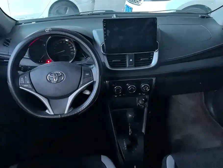 TOYOTA YARIS L ZHIXUAN