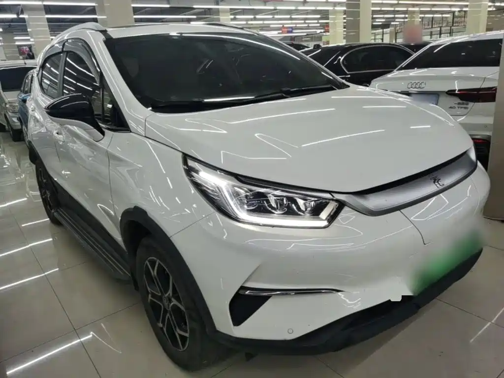 BYD Yuan Pro - фото 4
