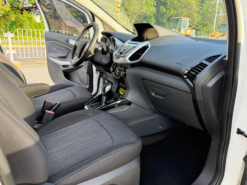 Ford EcoSport 2013 1.5L AT Luxury