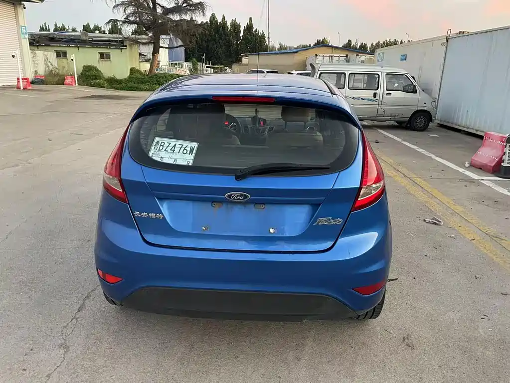 Ford Fiesta 2013 1.5L AT Fashion