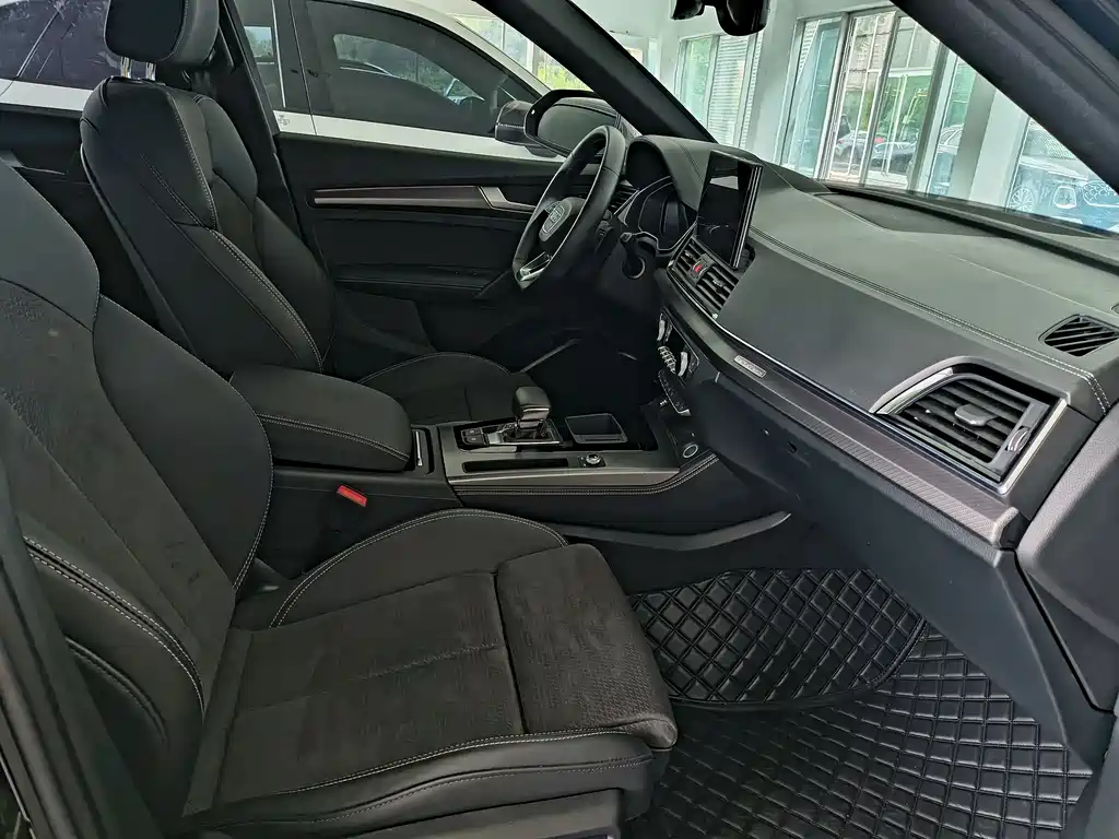 Audi Q5L Sportback 40 TFSI Luxury Type, фото 9