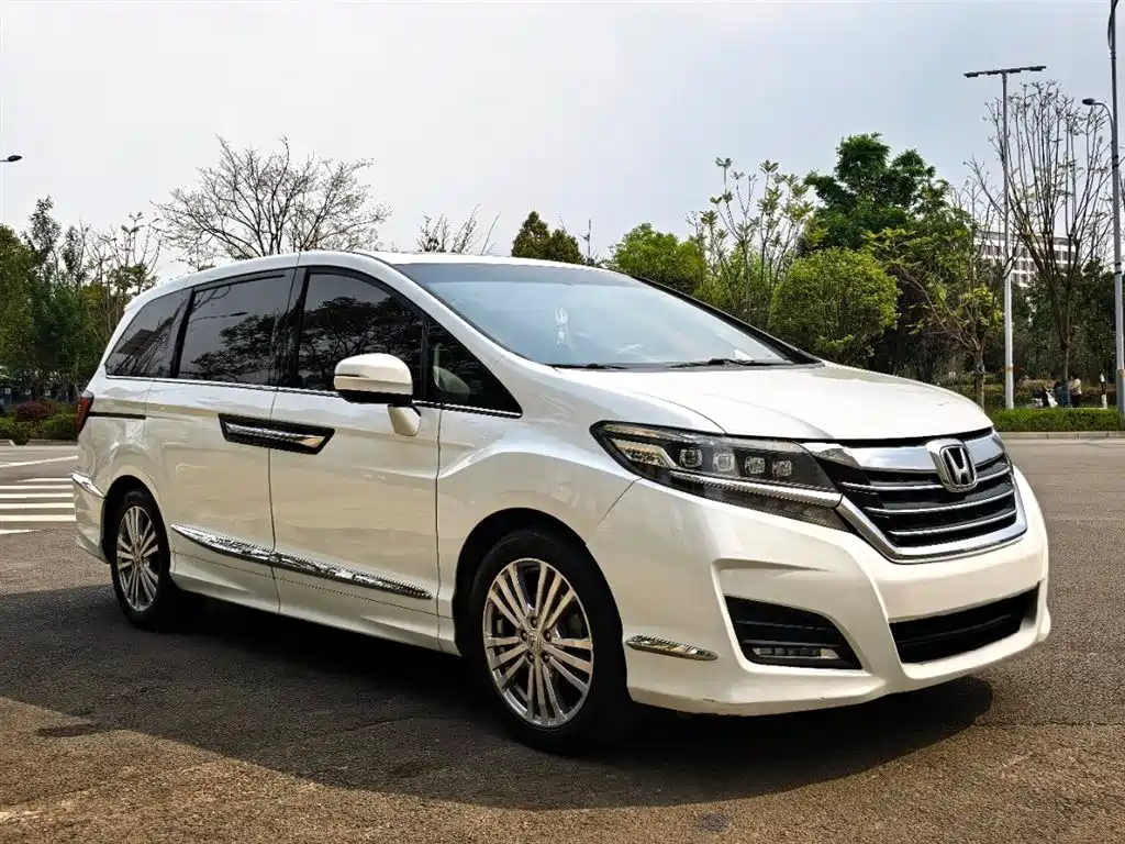 Honda Elysion 2016 2.4L Luxury