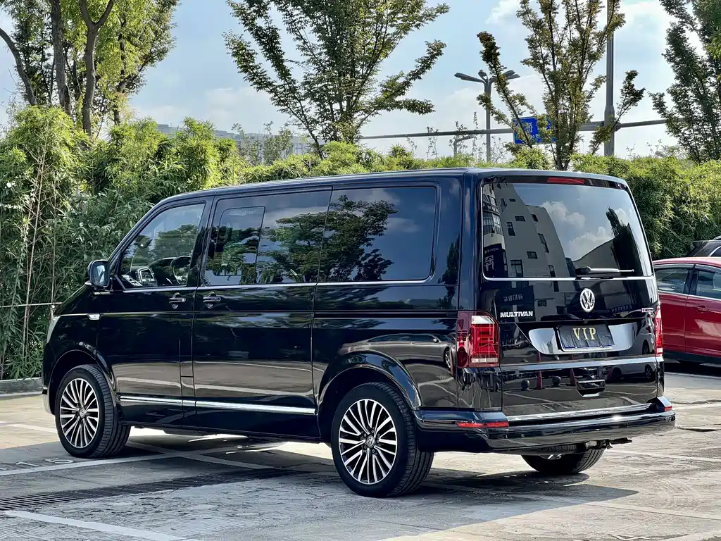 Volkswagen Multivan — миниатюра 6