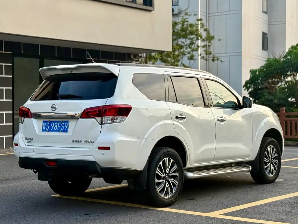 Nissan Terra 2018 2.5L AT Flagship