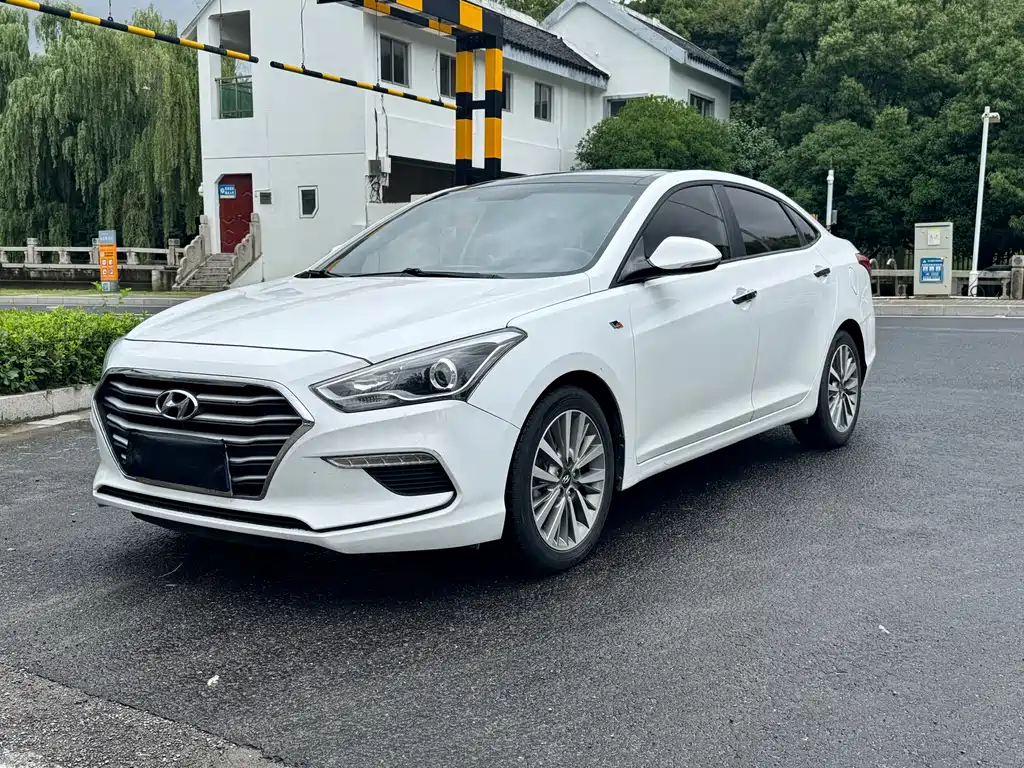 Hyundai Mistra 2019 1.8L AT Luxury DLX VI