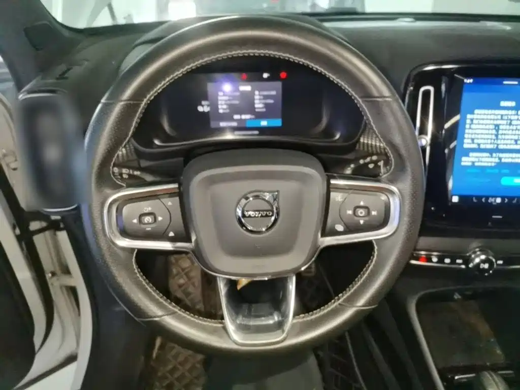 Volvo XC40 NEV — миниатюра 11
