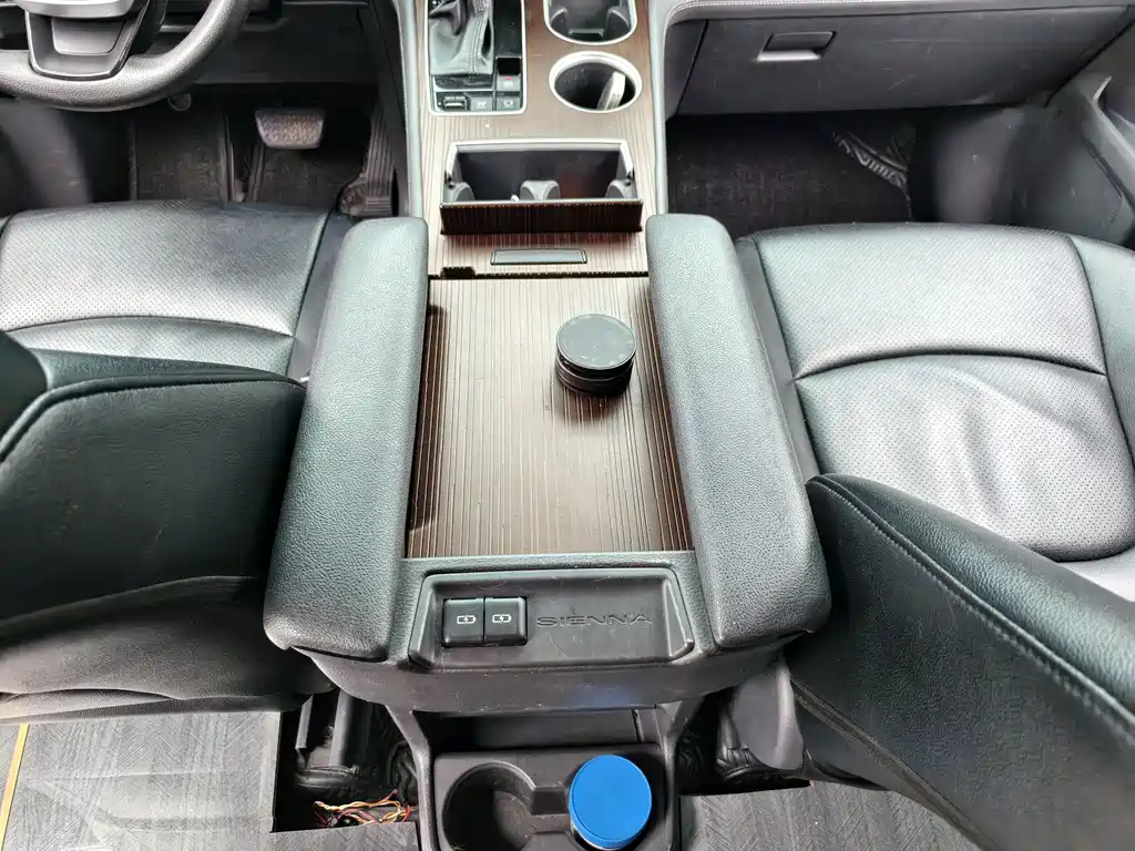 Toyota Sienna — фотографии объявления, Фото 17