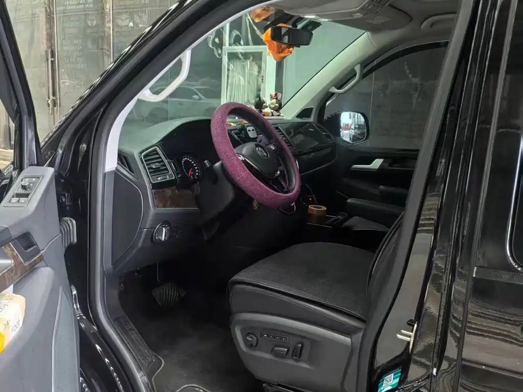 Volkswagen Multivan — миниатюра 6