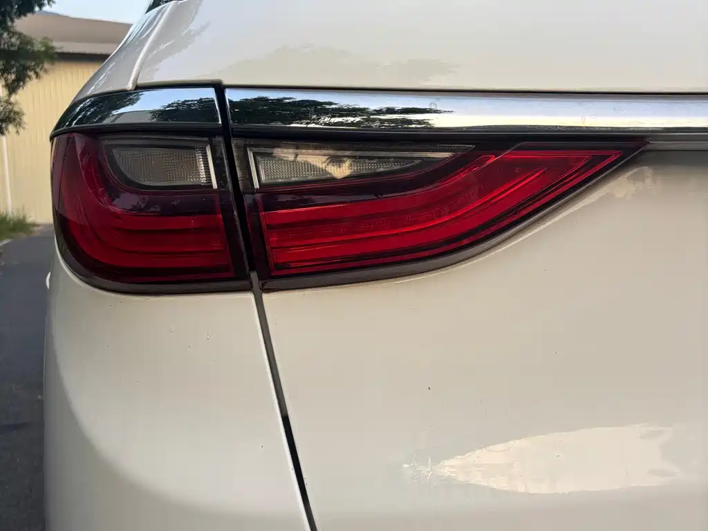 BYD MAX — миниатюра 12