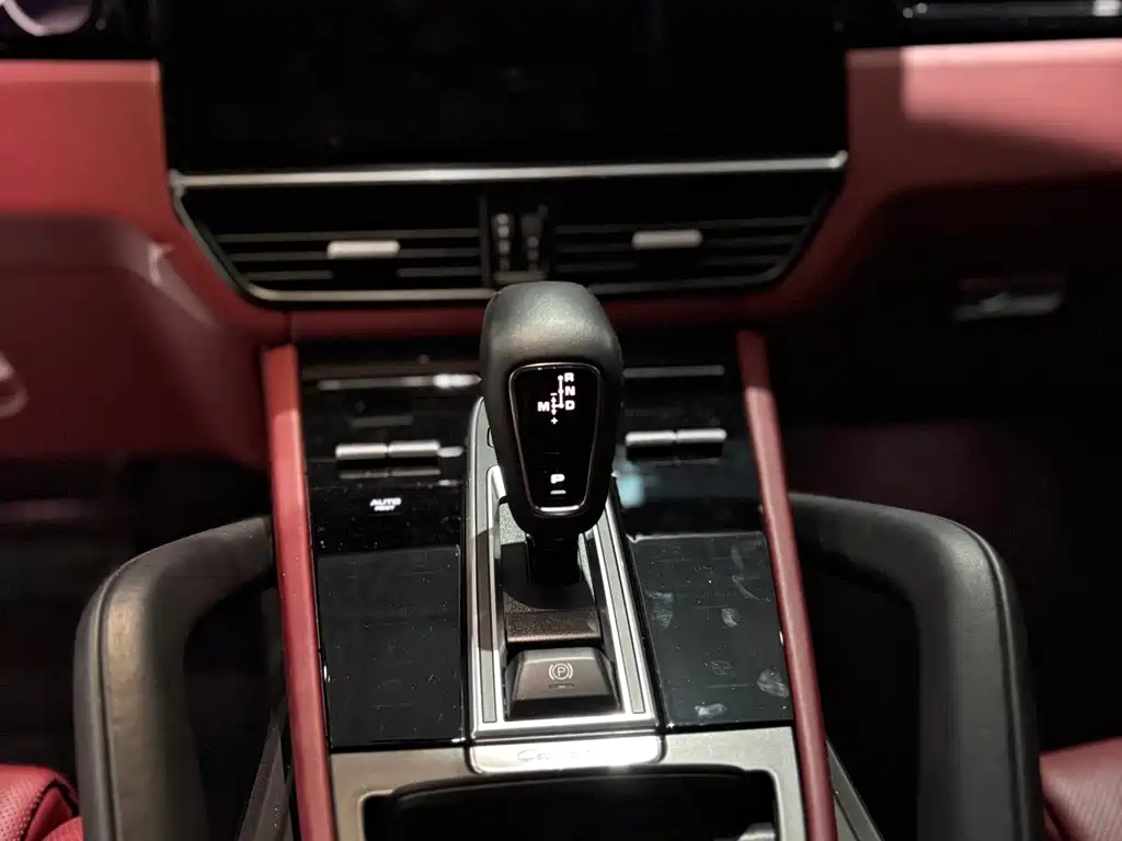 Porsche Cayenne Hybrid — миниатюра 7