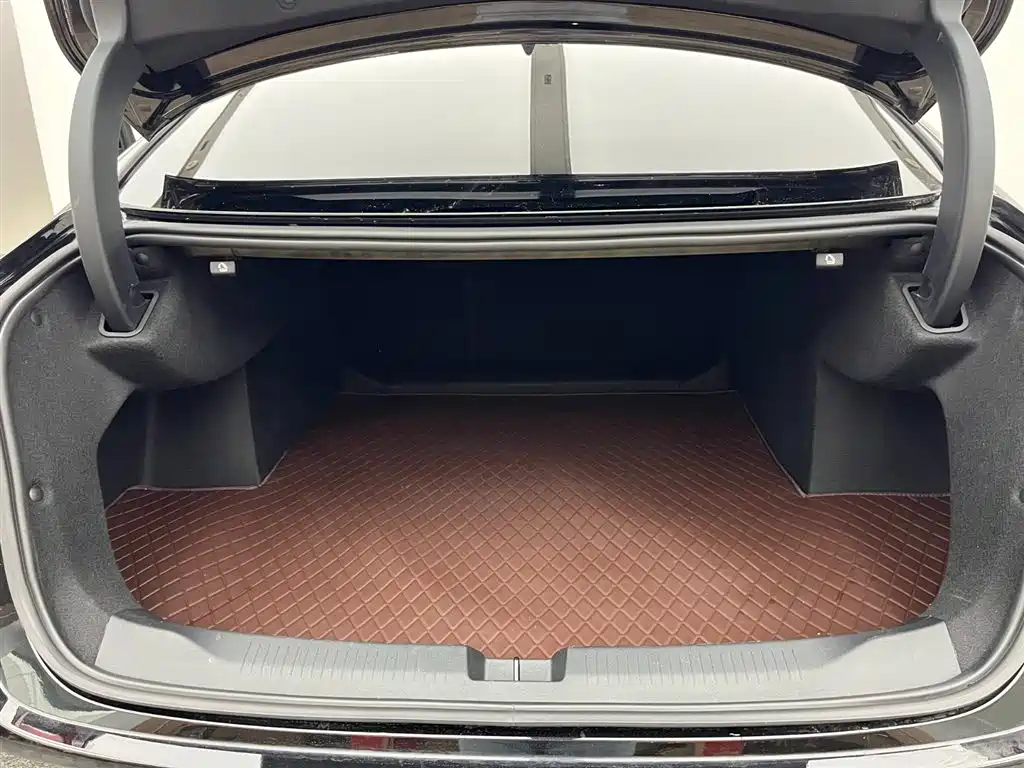 Buick LaCrosse 2025 28T Platinum