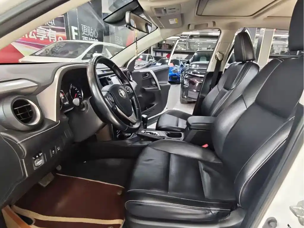 Toyota RAV4 — миниатюра 5