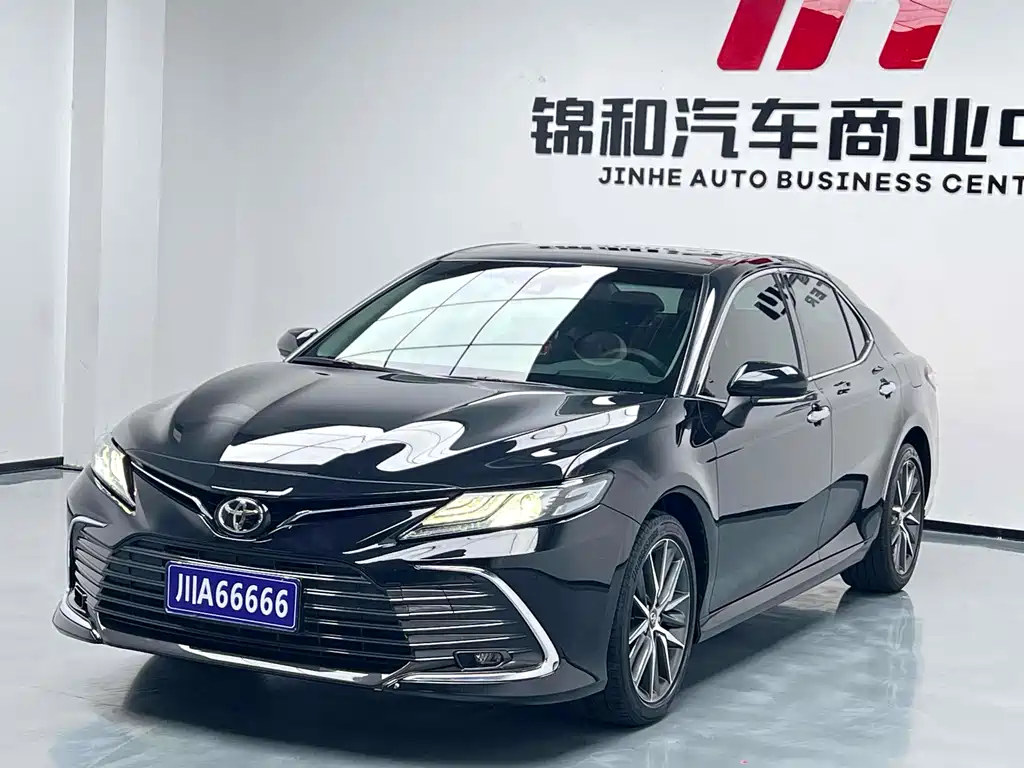 Toyota Camry 2021