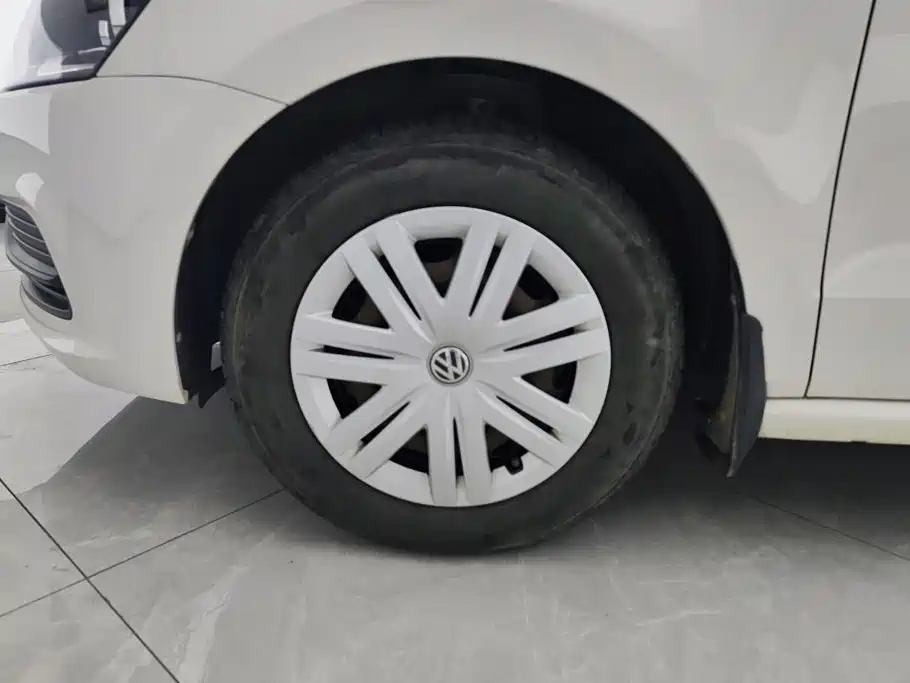 Volkswagen Polo 2016 1.4L MT