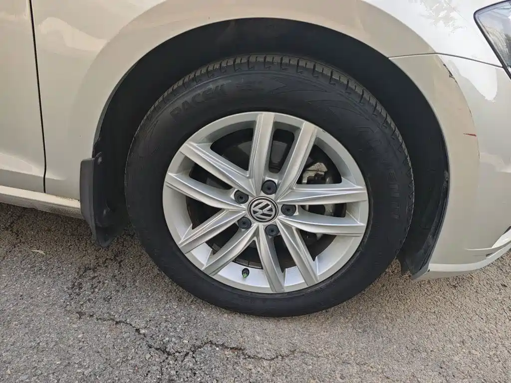 Volkswagen Golf — миниатюра 8