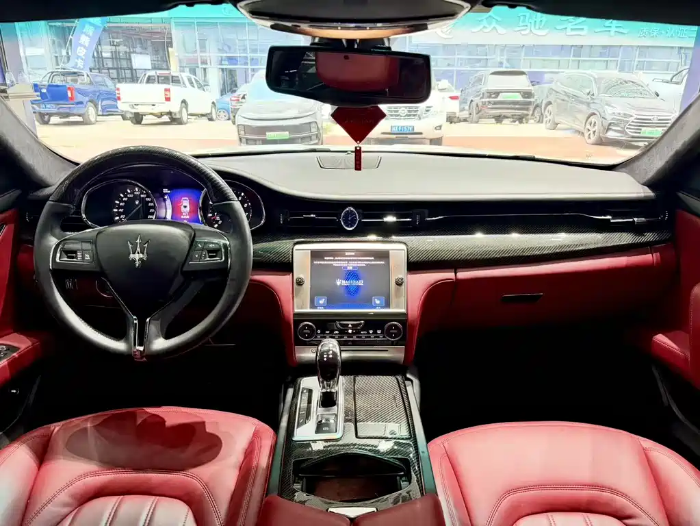 Maserati Quattroporte — миниатюра 10