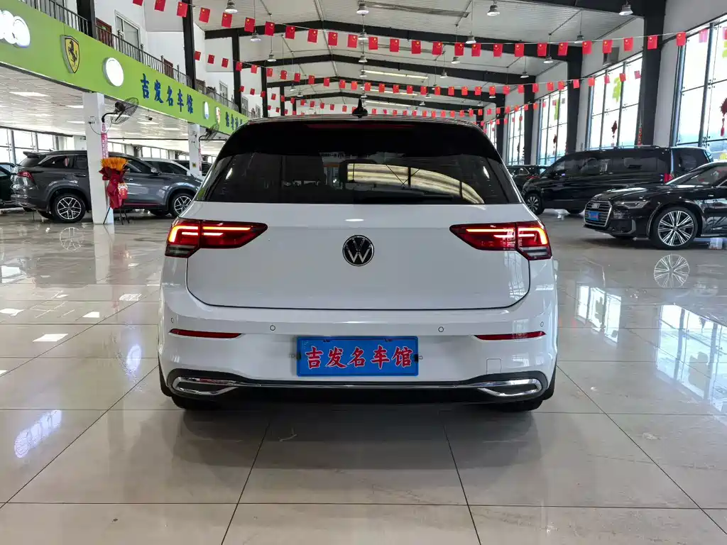VOLKSWAGEN GOLF