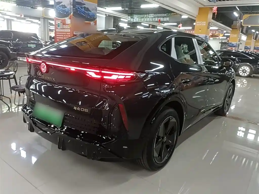Volkswagen 06 2025 Pure