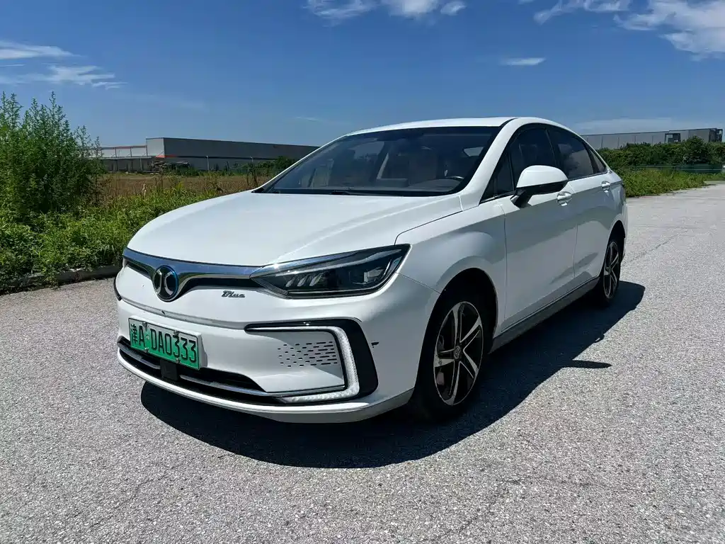 BAIC EU5