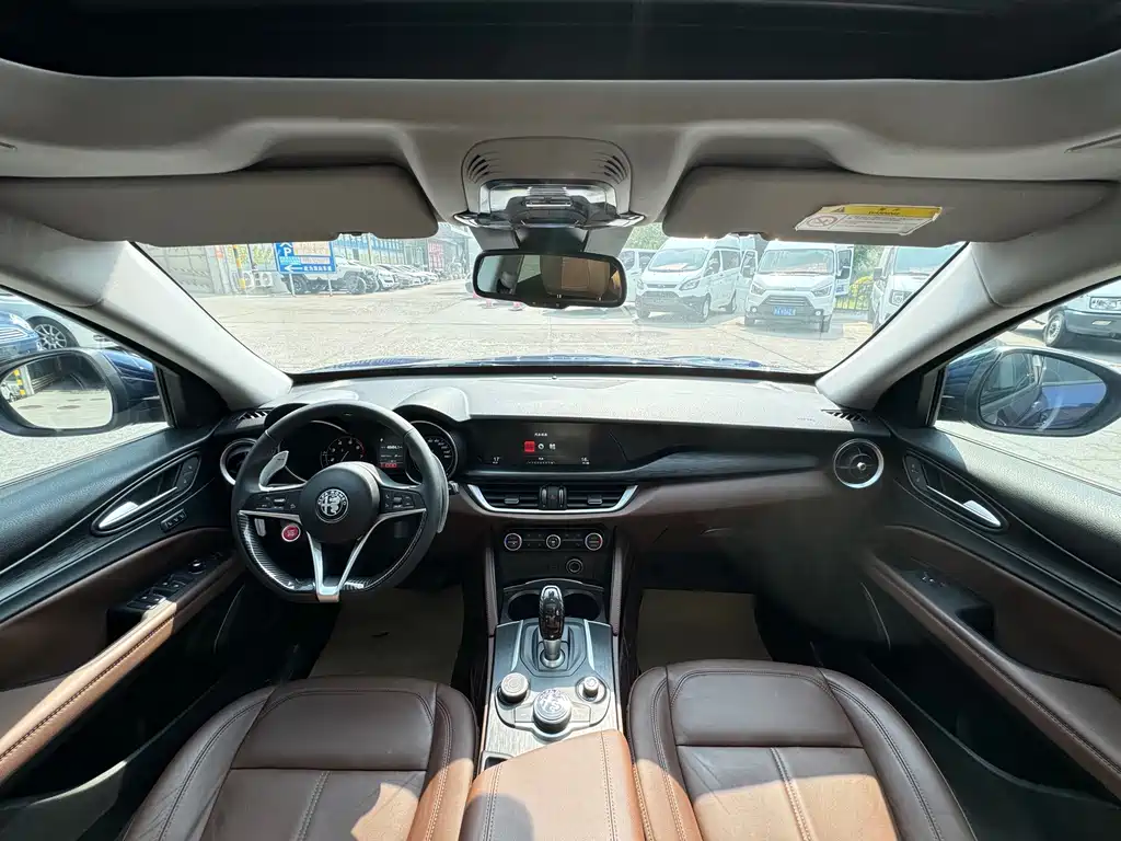 Alfa Romeo Stelvio — миниатюра 14