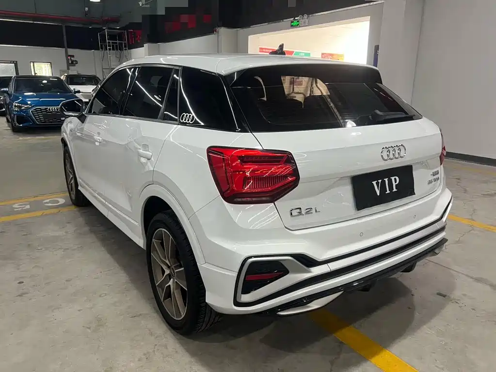 Audi Q2L 2022 35 TFSI Fashion
