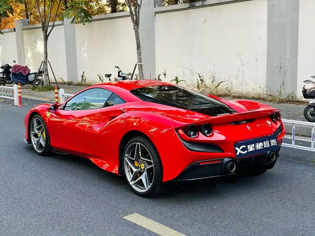 Ferrari F8 — миниатюра 4