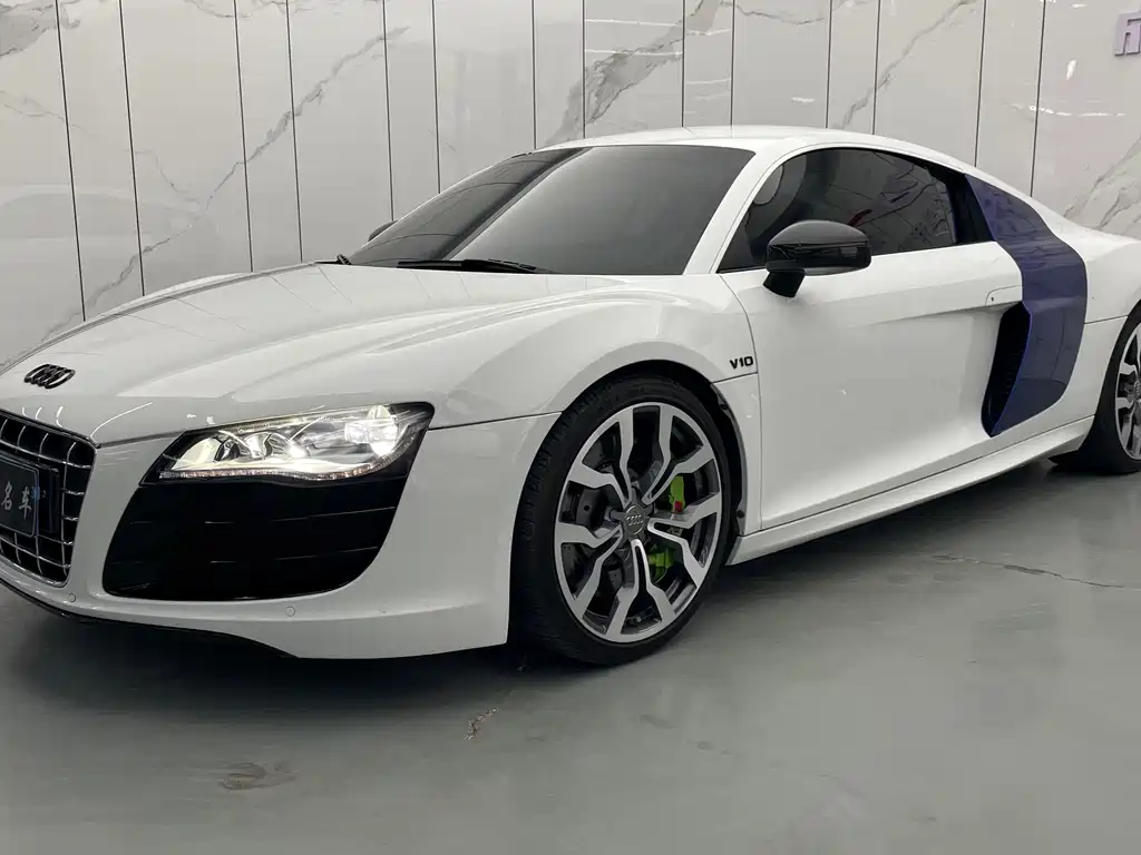 Купить Audi R8