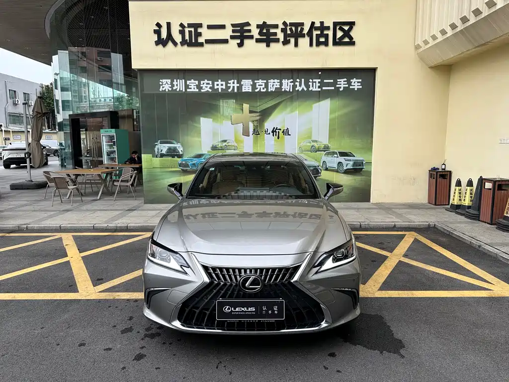 LEXUS ES