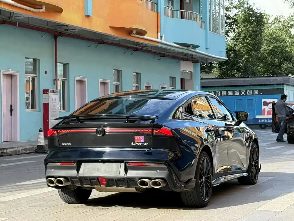 Changan UNI-V 2022 1.5T Sport